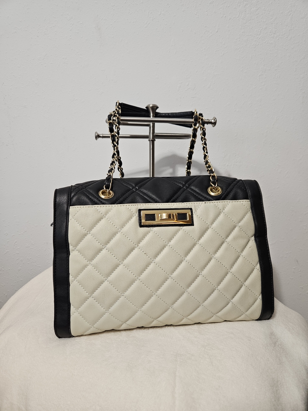 Apt. 9 Quilted Two-Tone Shoulder Bag in Black & Cream